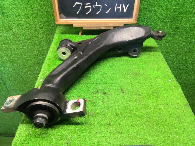 【中古】クラウン DAA-AWS210 左フロントロアアーム 48640-30340