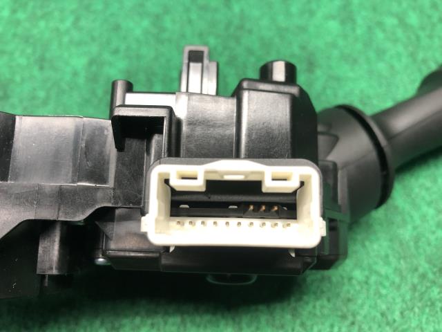 【中古】クラウン DAA-AWS210 ディマースイッチ 84140-33230