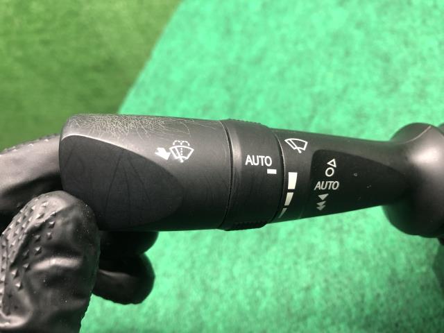 【中古】クラウン DAA-AWS210 ディマースイッチ 84140-33230