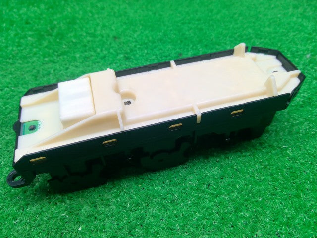 【中古】クラウン DAA-AWS210 パワーウインドウスイッチ 84040-30250