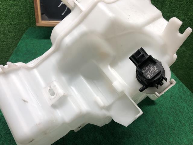 【中古】クラウン DAA-AWS210 ウォッシャータンク 85315-30440
