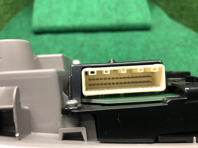 【中古】クラウン DAA-AWS210 ルームランプ 81260-30G40-B0