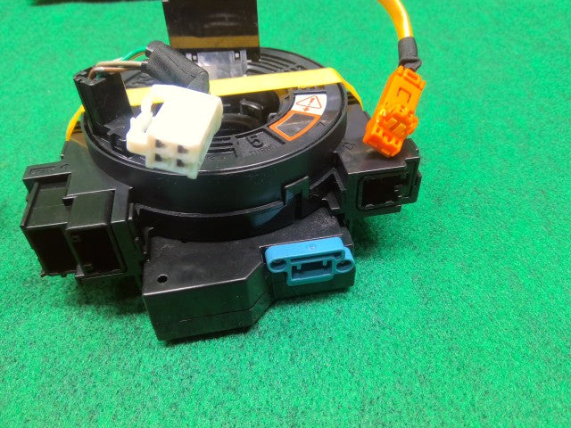 【中古】クラウン DAA-AWS210 スパイラルケーブル 84307-30180
