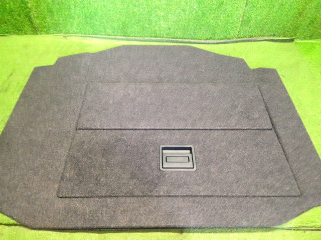 【中古】クラウン DAA-AWS210 ラゲッジボード 車載工具