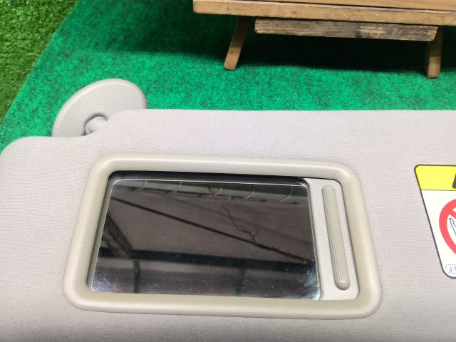【中古】クラウン DAA-AWS210 サンバイザー 74310-30B20-B1