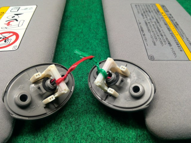 【中古】クラウン DAA-AWS210 サンバイザー 74310-30B20-B1