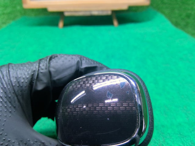 【中古】クラウン DAA-AWS210 シフトノブ 33504-30520-C4