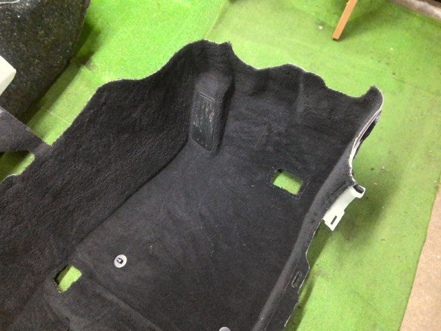 【中古】クラウン DAA-AWS210 内装部品 フロアカーペット