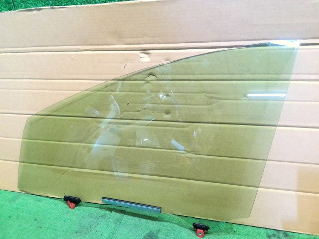 アクア 左Ｆドアガラス DAA-NHP10 68102-52042