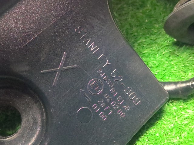 アクア 左テールランプ DAA-NHP10 81561-52E90