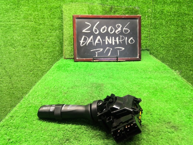 アクア ワイパースイッチ DAA-NHP10 84652-42132