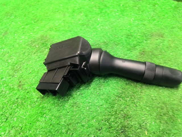 アクア ワイパースイッチ DAA-NHP10 84652-42132