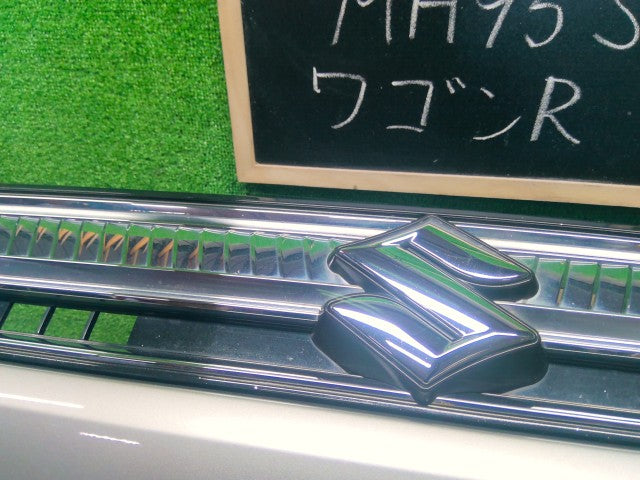 ワゴンＲ ラジエータグリル 5AA-MH95S 71740-63R20-KAY