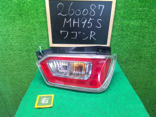 ワゴンＲ 右テールランプ 5AA-MH95S 35650-63R01