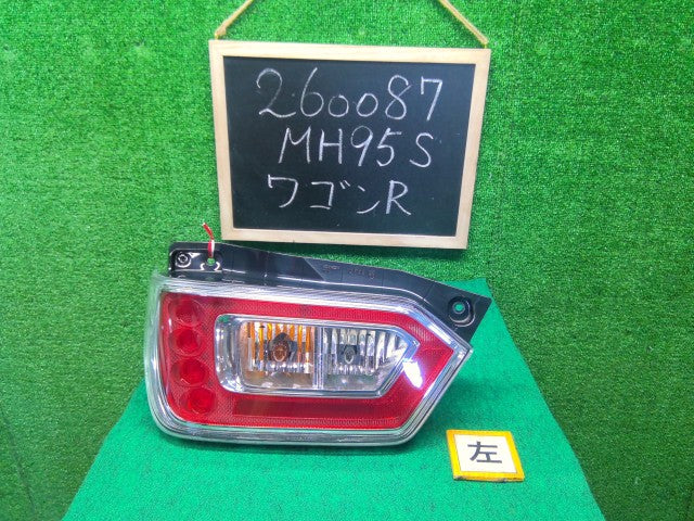ワゴンＲ 左テールランプ 5AA-MH95S 35670-63R01