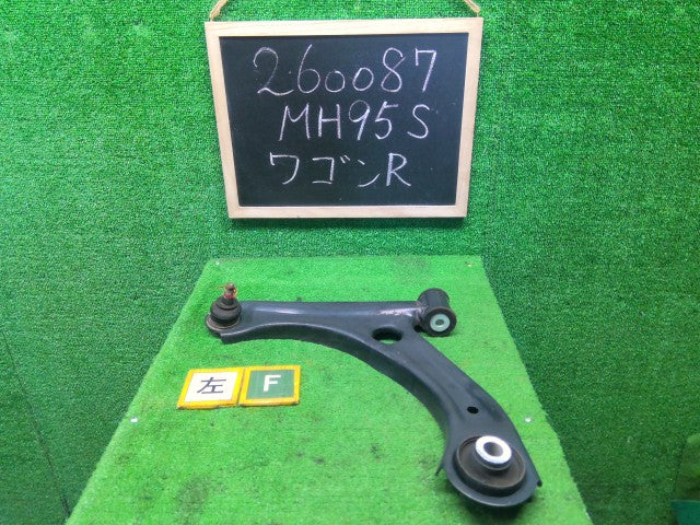 ワゴンＲ 左Ｆロアアーム 5AA-MH95S 45202-74P10
