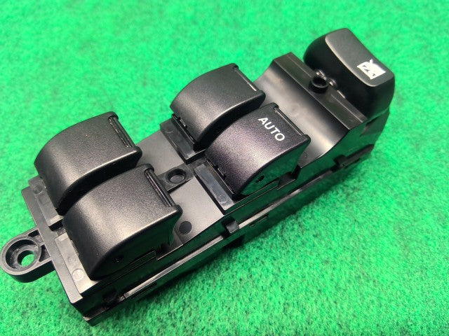 ワゴンＲ パワーウインドウスイッチ 5AA-MH95S 37990-64S00