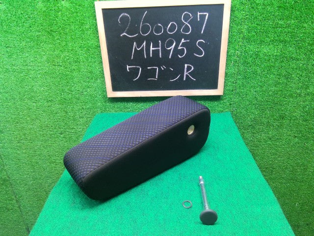 ワゴンＲ アームレスト 5AA-MH95S 85501-63R00-CPN