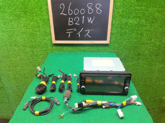 【中古】デイズ DBA-B21W カーナビゲーション MM318D-W