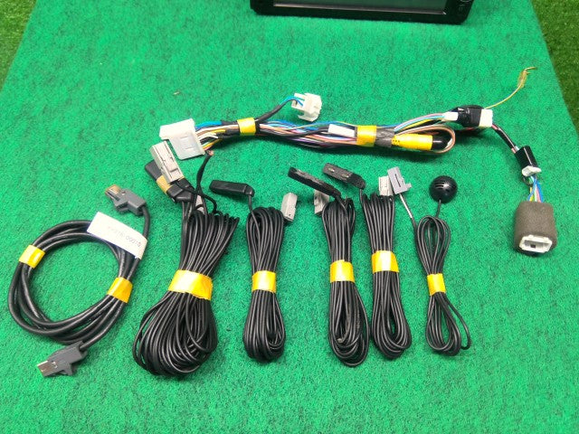 【中古】デイズ DBA-B21W カーナビゲーション MM318D-W