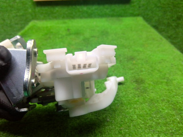 【中古】デイズ DBA-B21W バックドアロックソレノイド 90502-6A00E