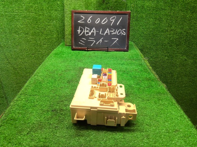 ミライース ヒューズボックス DBA-LA310S 82600-B2400