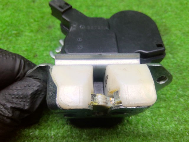 【中古】パレット DBA-MK21S バックドアロックソレノイド 82510-66K01 自社品番260093 Z7T