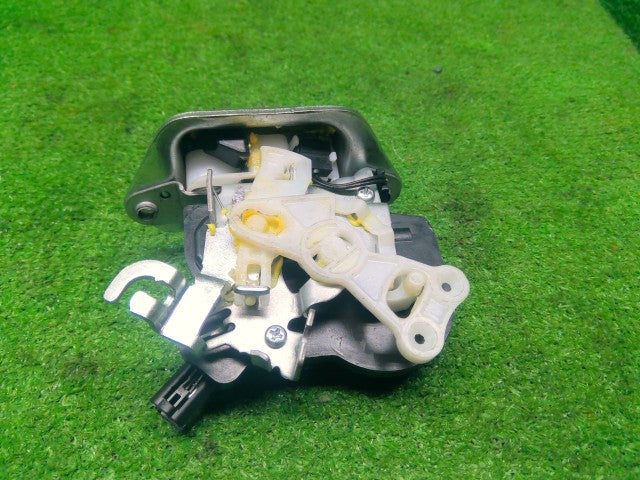 【中古】パレット DBA-MK21S バックドアロックソレノイド 82510-66K01 自社品番260093 Z7T