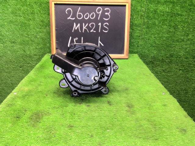 【中古】パレット DBA-MK21S ヒーターブロアモーター 74250-82K00 自社品番260093 Z7T