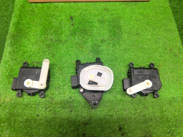 【中古】パレット DBA-MK21S サーボモーター 3点セット 95653-82K80 自社品番260093 Z7T