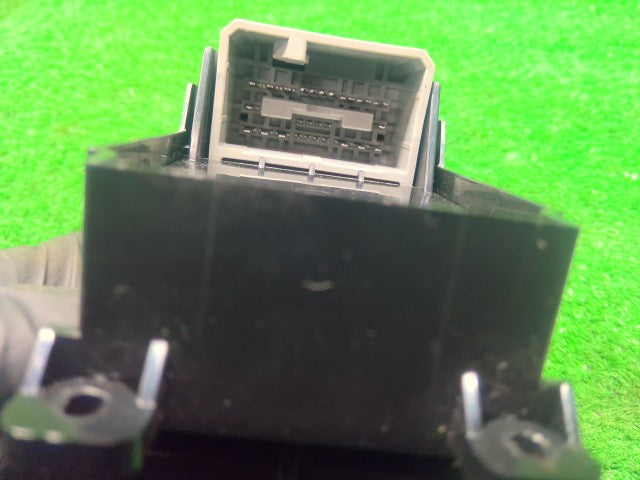 Ｎ－ＢＯＸ パワーウインドウスイッチ DBA-JF1 35750-TY0-J02