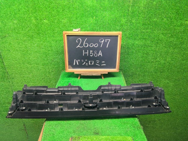 パジェロミニ ラジエータグリル ABA-H58A 7450A212