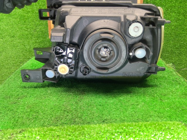 パジェロミニ 右ヘッドランプＡＳＳＹ ABA-H58A 8301A517