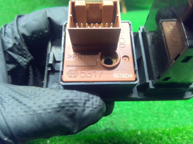 パジェロミニ ドアミラースイッチ ABA-H58A MR951347