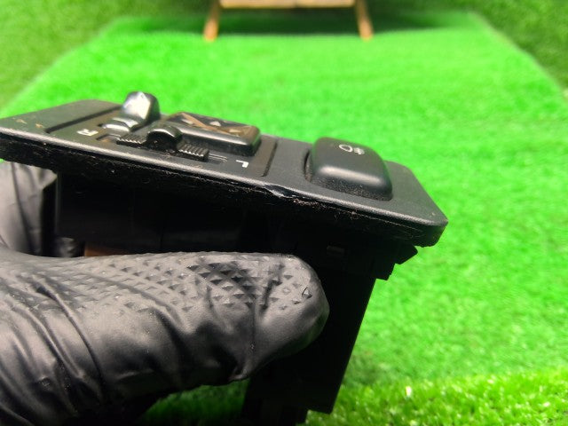 パジェロミニ ドアミラースイッチ ABA-H58A MR951347