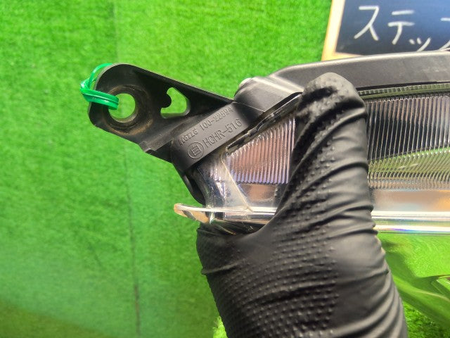 ステップワゴン 右ヘッドランプＡＳＳＹ DBA-RG1 33101-SLJ-J01