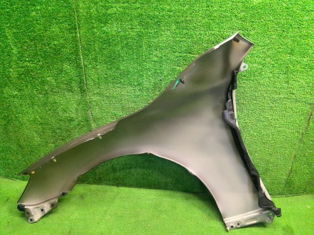 【中古】マークＸ DBA-GRX135 右フロントフェンダー 53811-22A20