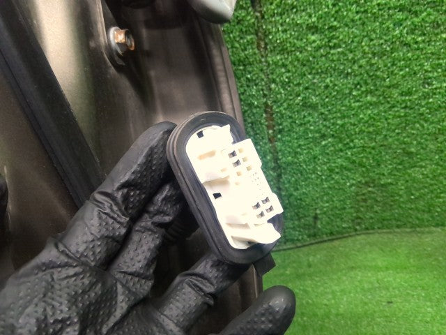 【中古】マークＸ DBA-GRX135 左リアドアＡＳＳＹ 67004-22470