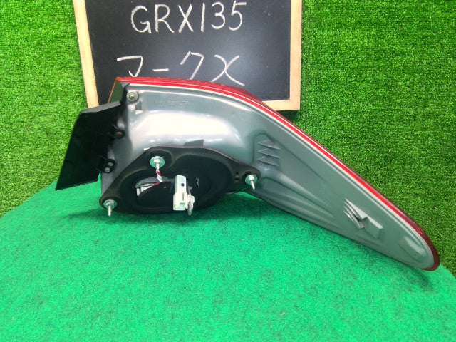 【中古】マークＸ DBA-GRX135 左テールランプ 81560-22A30