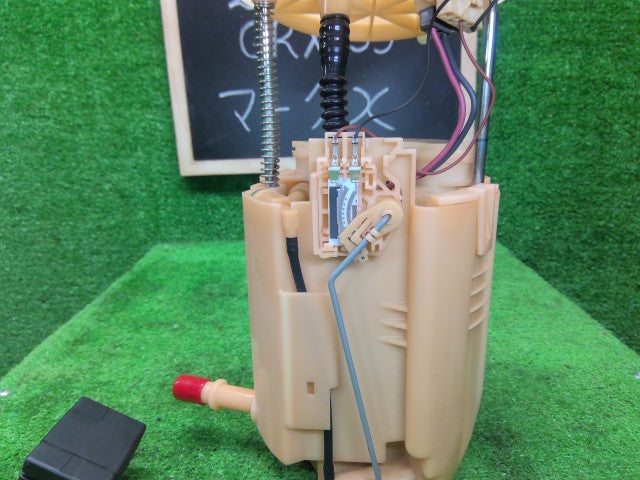 【中古】マークＸ DBA-GRX135 フューエルポンプ 77020-30292