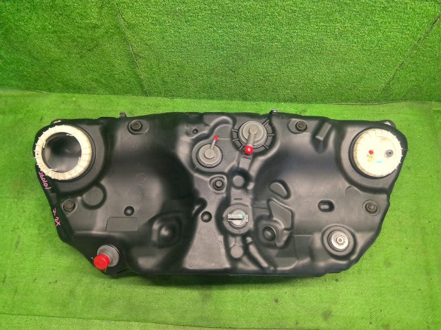 【中古】マークＸ DBA-GRX135 フューエルタンク 77001-30561