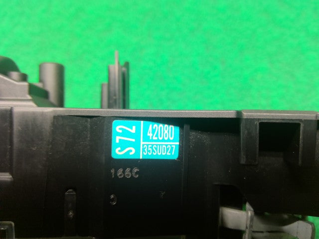 【中古】マークＸ DBA-GRX135 ライトスイッチ 84140-42080