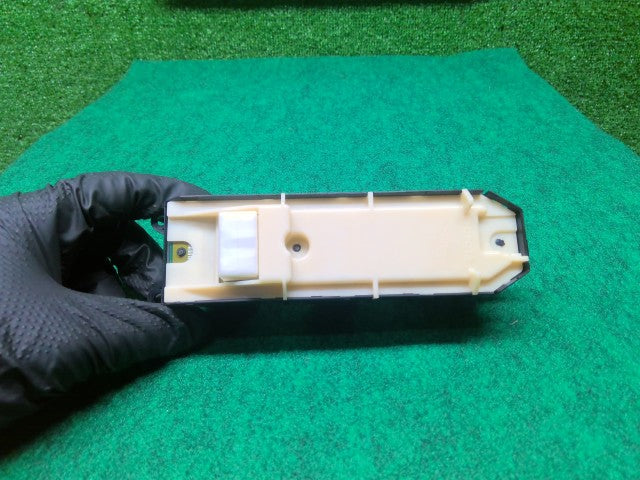 【中古】マークＸ DBA-GRX135 パワーウインドウスイッチ 84040-33080