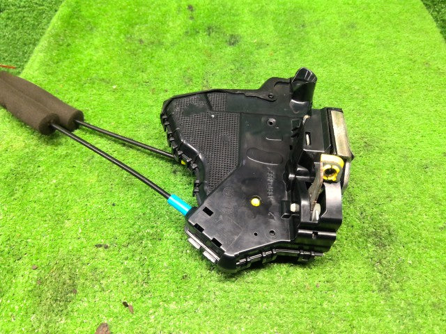 【中古】マークＸ DBA-GRX135 左フロント ドアロックソレノイド