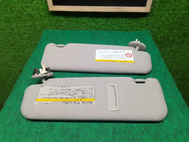 【中古】マークＸ DBA-GRX135 サンバイザー 74310-22730-B0