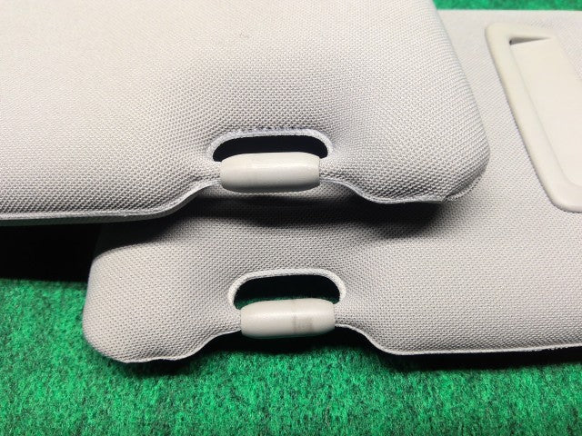 【中古】マークＸ DBA-GRX135 サンバイザー 74310-22730-B0