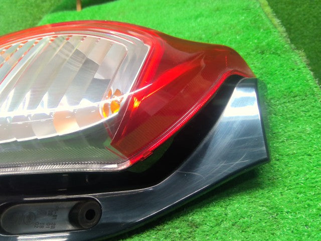 アルト 左テールランプ DBA-HA35S 35670-64L10