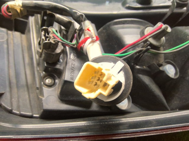 アルト 左テールランプ DBA-HA35S 35670-64L10