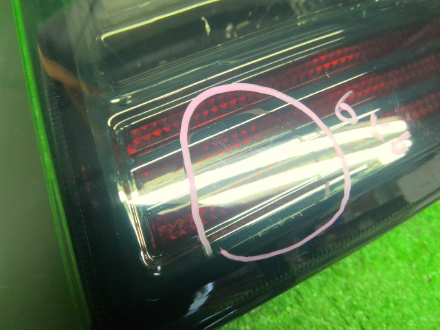 プリウス テールランプ左右セット DAA-ZVW30 1F7