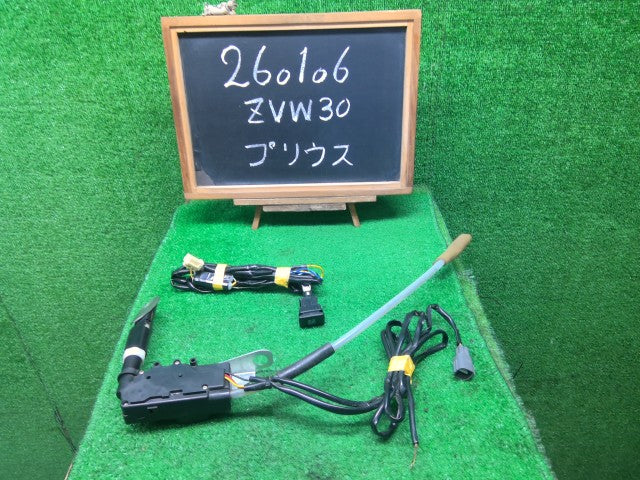 プリウス その他 外装部品 DAA-ZVW30
